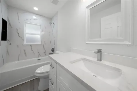 11 Sequoia Loop Place Ocklawaha FL 32179