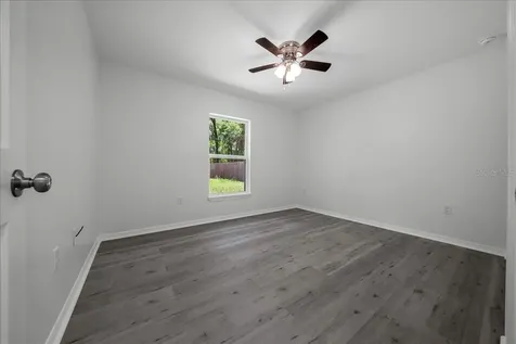 11 Sequoia Loop Place Ocklawaha FL 32179