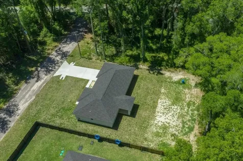 11 Sequoia Loop Place Ocklawaha FL 32179