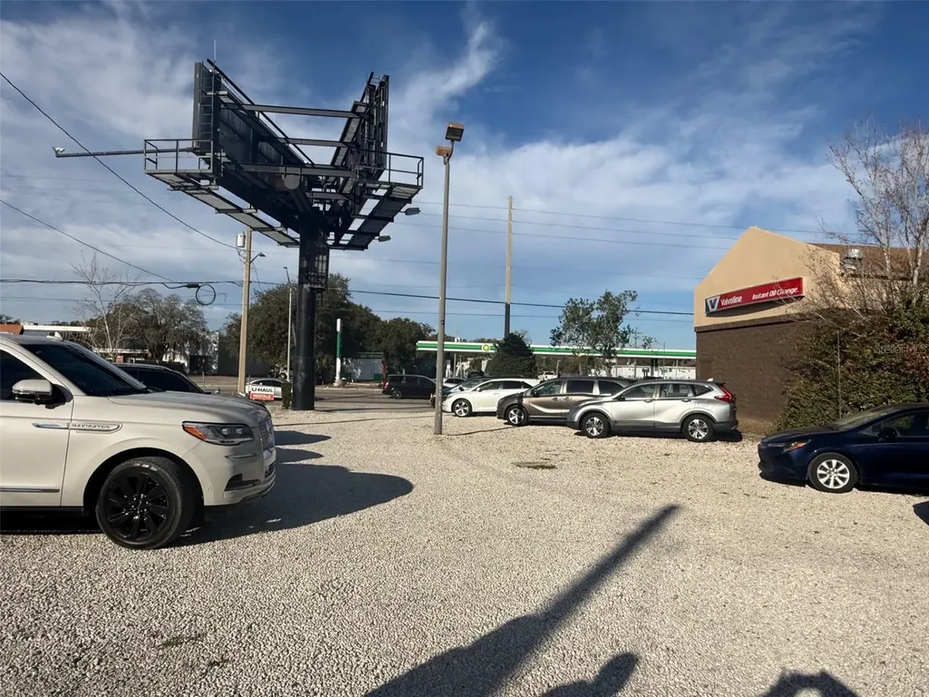 1109 N Semoran Boulevard Orlando FL 32807