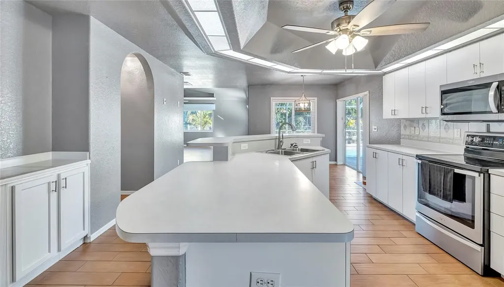 1131 SE 13th Terrace Cape Coral FL 33990