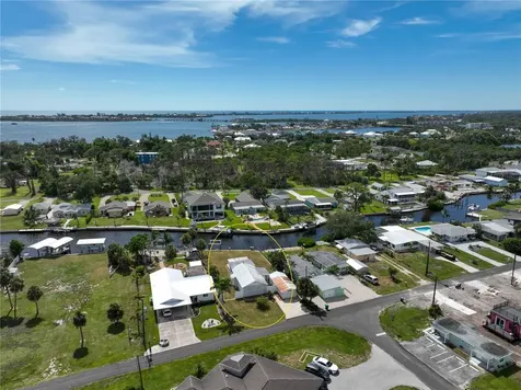 1820 Winstan Avenue Englewood FL 34223