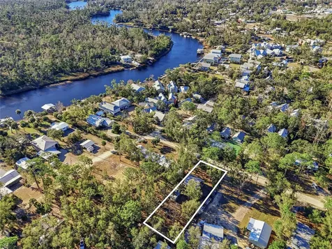 317 Cedar Street NE Steinhatchee FL 32359