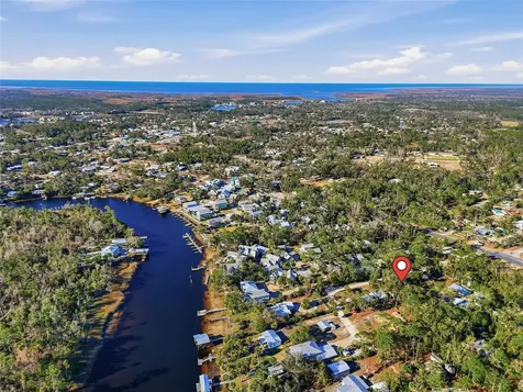 317 Cedar Street NE Steinhatchee FL 32359