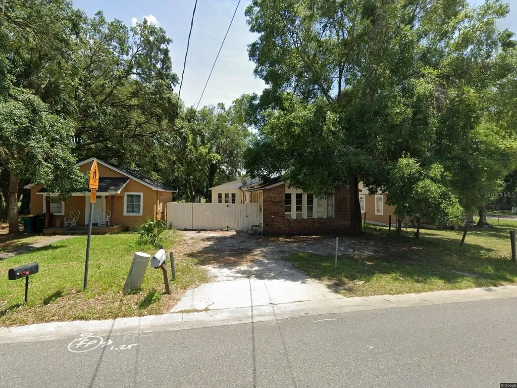 2118 Bates Avenue Eustis FL 32726