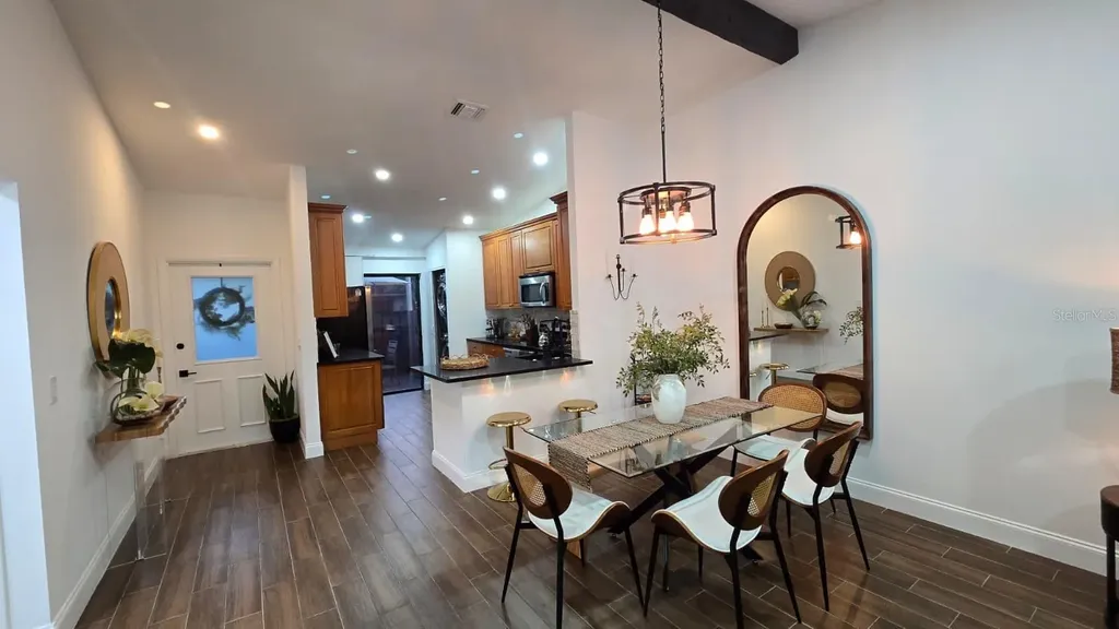 716 Sunny Pine Way Greenacres FL 33415