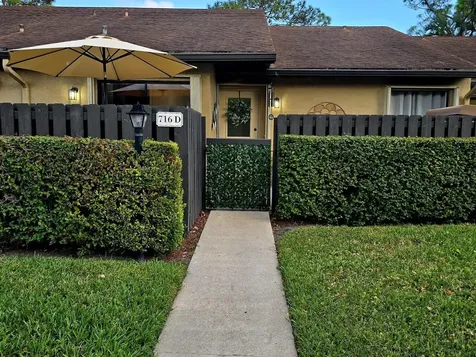 716 Sunny Pine Way Greenacres FL 33415