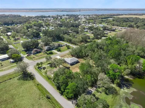 121 S Canoe Creek Road Kenansville FL 34739