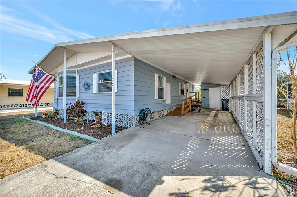 106 S Saint Thomas Circle Apollo Beach FL 33572
