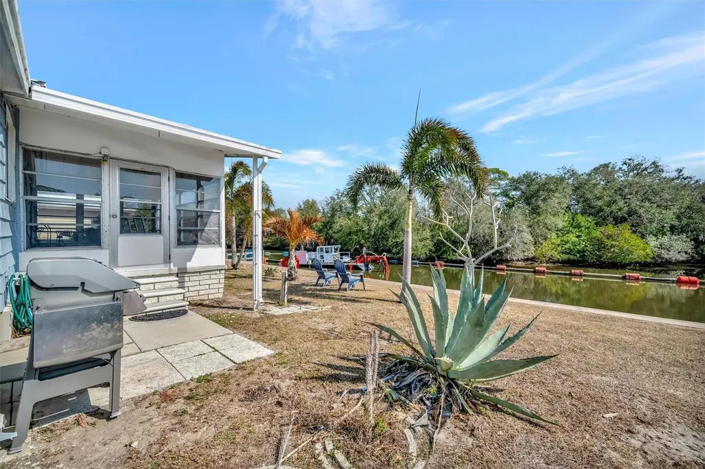 106 S Saint Thomas Circle Apollo Beach FL 33572