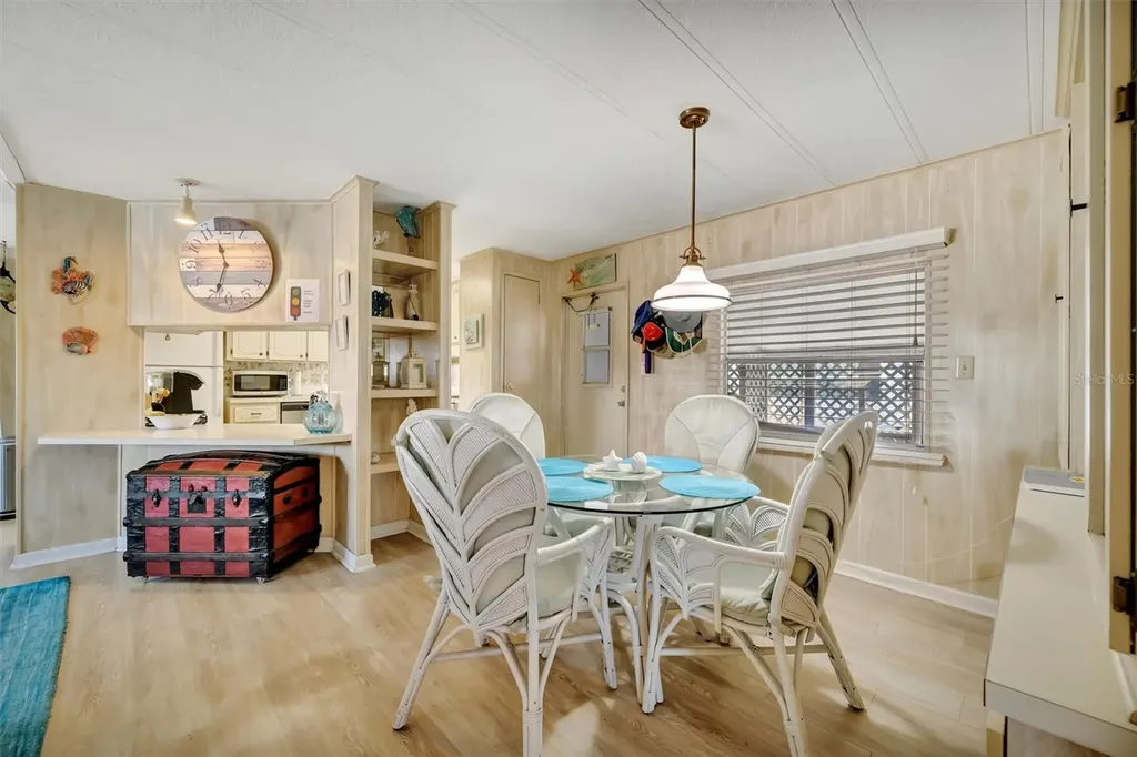106 S Saint Thomas Circle Apollo Beach FL 33572