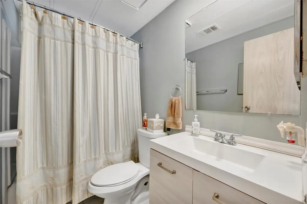 106 S Saint Thomas Circle Apollo Beach FL 33572