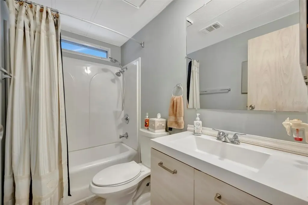 106 S Saint Thomas Circle Apollo Beach FL 33572