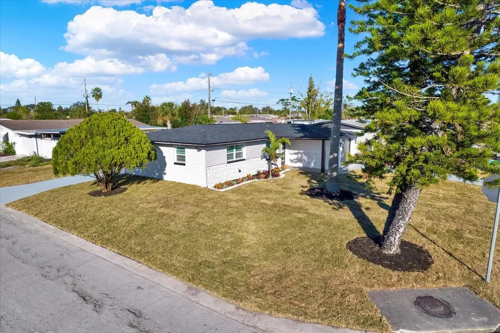4745 Guardian Avenue Holiday FL 34690