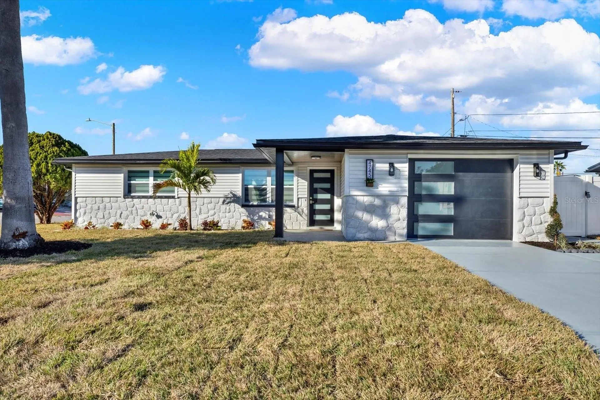 4745 Guardian Avenue Holiday FL 34690