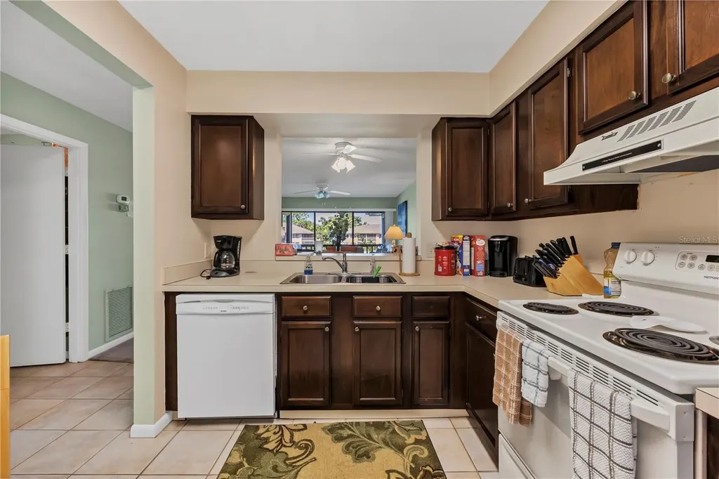 5205 Lake Village Drive Sarasota FL 34235