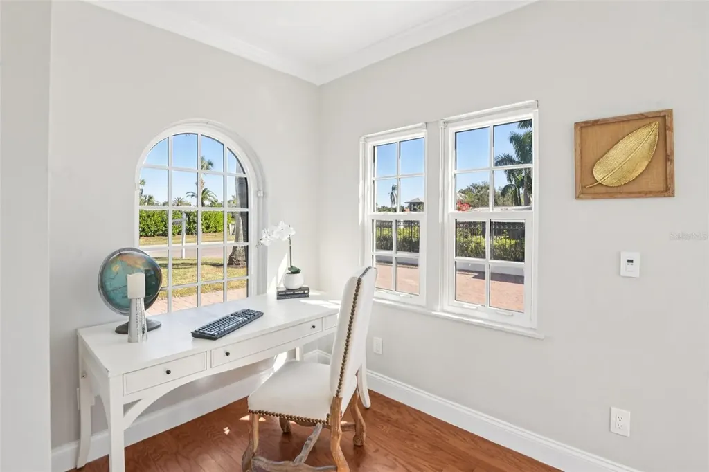 104 Palmera Boulevard NE St Petersburg FL 33704