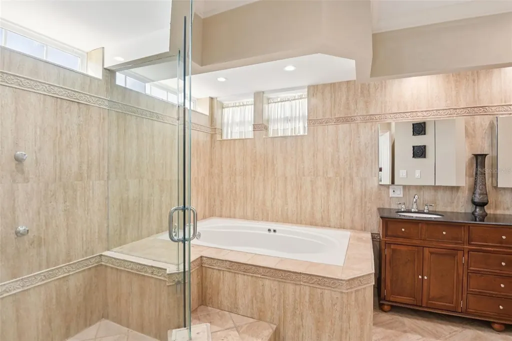 104 Palmera Boulevard NE St Petersburg FL 33704