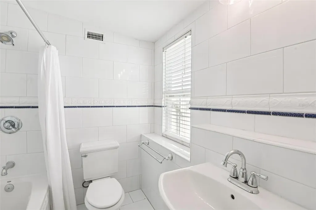 104 Palmera Boulevard NE St Petersburg FL 33704