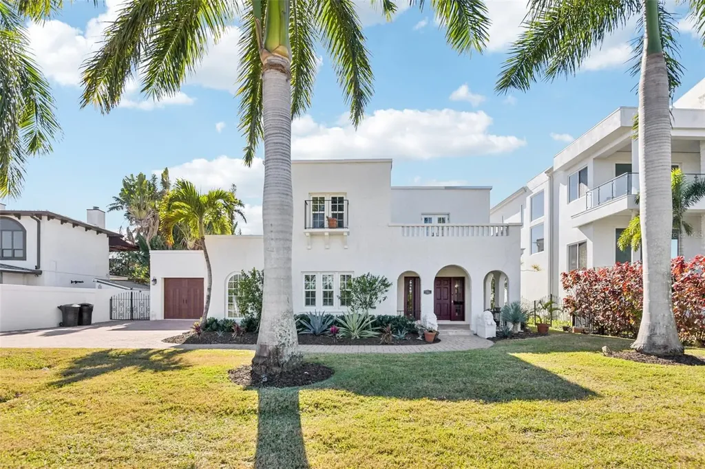 104 Palmera Boulevard NE St Petersburg FL 33704