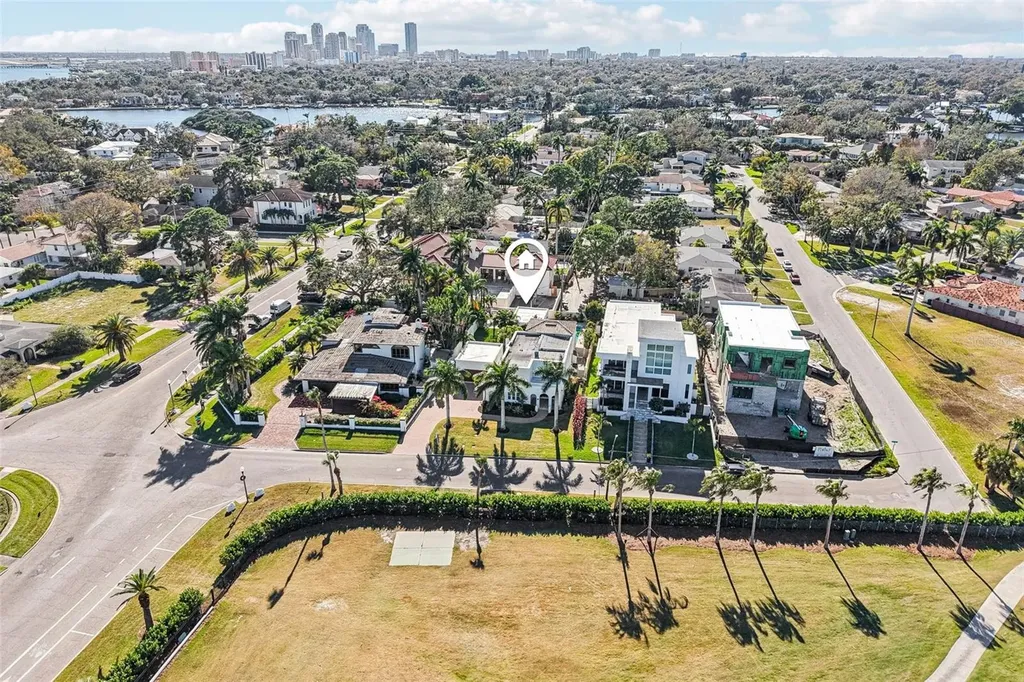 104 Palmera Boulevard NE St Petersburg FL 33704