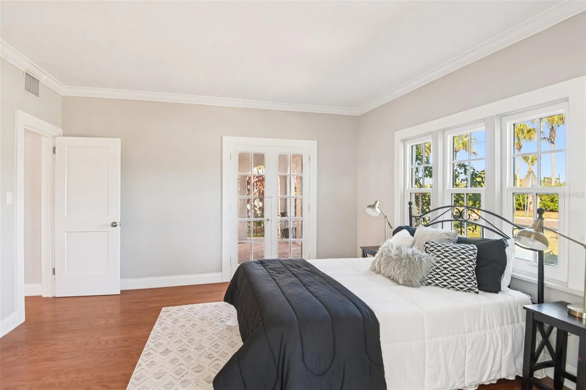 104 Palmera Boulevard NE St Petersburg FL 33704