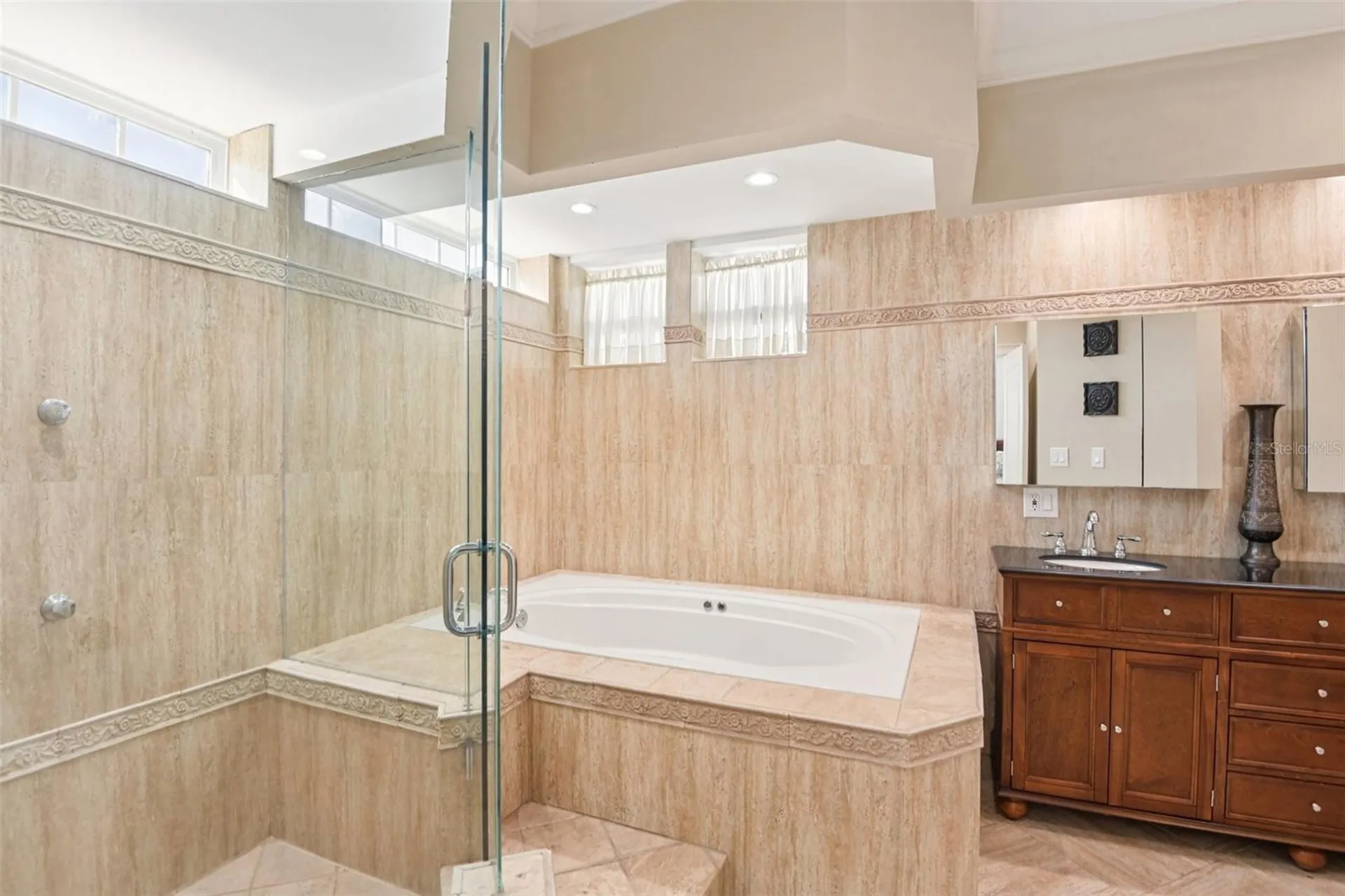 104 Palmera Boulevard NE St Petersburg FL 33704