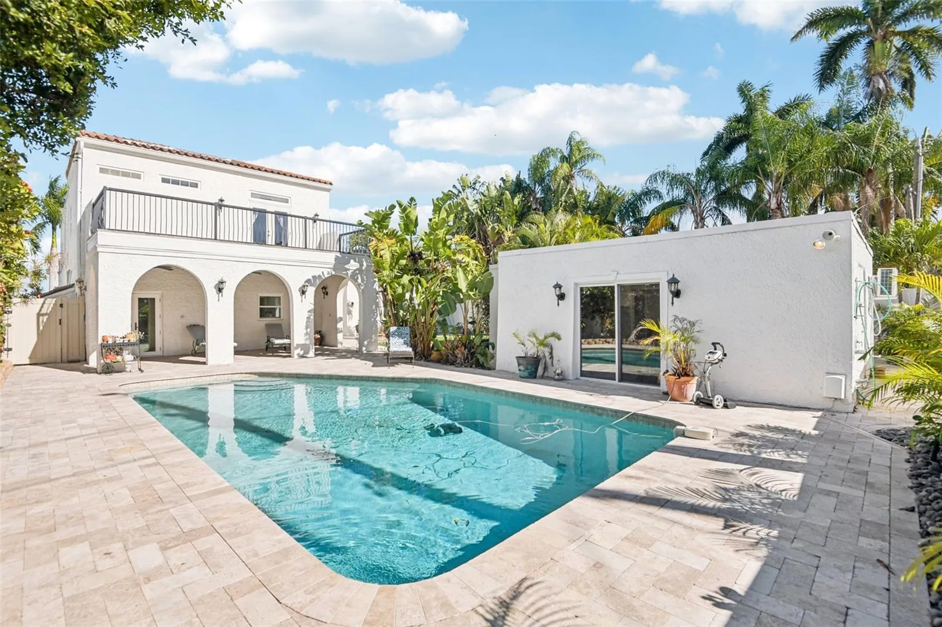 104 Palmera Boulevard NE St Petersburg FL 33704