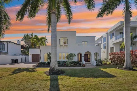 104 Palmera Boulevard NE St Petersburg FL 33704