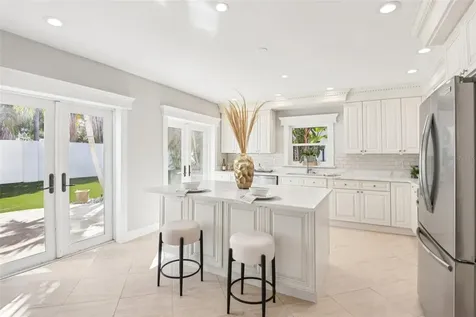 104 Palmera Boulevard NE St Petersburg FL 33704