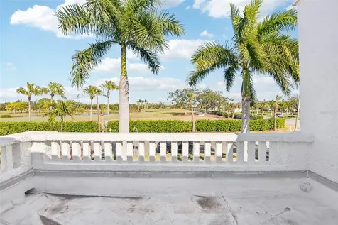 104 Palmera Boulevard NE St Petersburg FL 33704