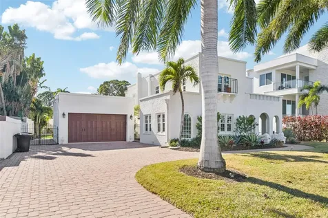 104 Palmera Boulevard NE St Petersburg FL 33704