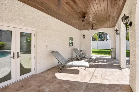 104 Palmera Boulevard NE St Petersburg FL 33704