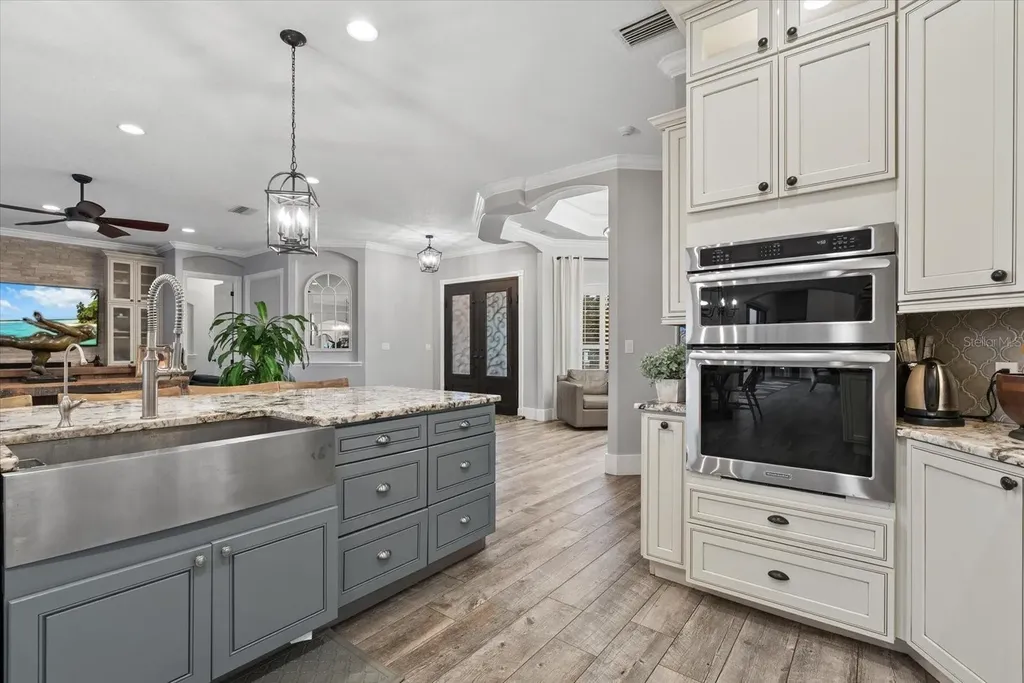 5301 Saddle Oak Trail Sarasota FL 34241