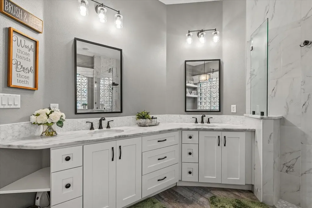 5301 Saddle Oak Trail Sarasota FL 34241