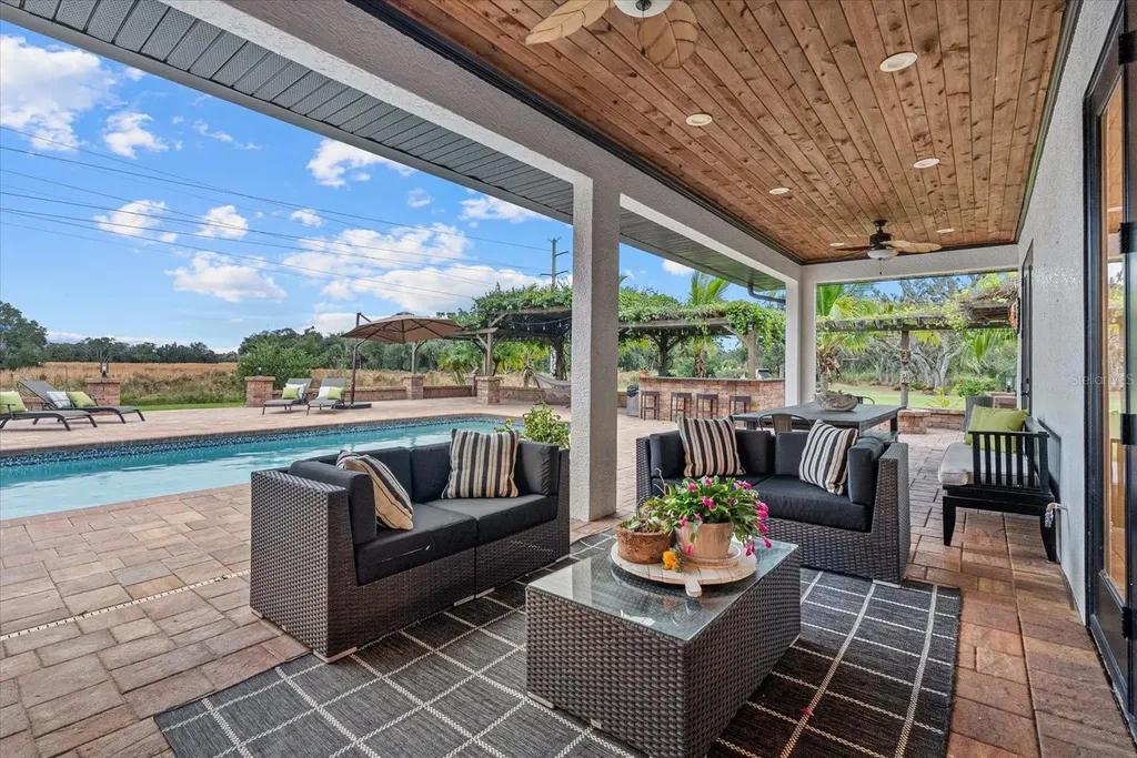 5301 Saddle Oak Trail Sarasota FL 34241