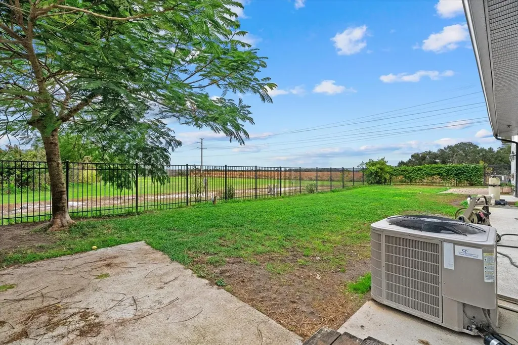 5301 Saddle Oak Trail Sarasota FL 34241