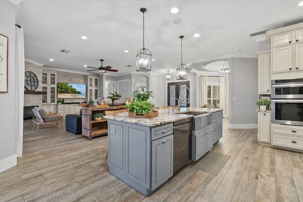 5301 Saddle Oak Trail Sarasota FL 34241