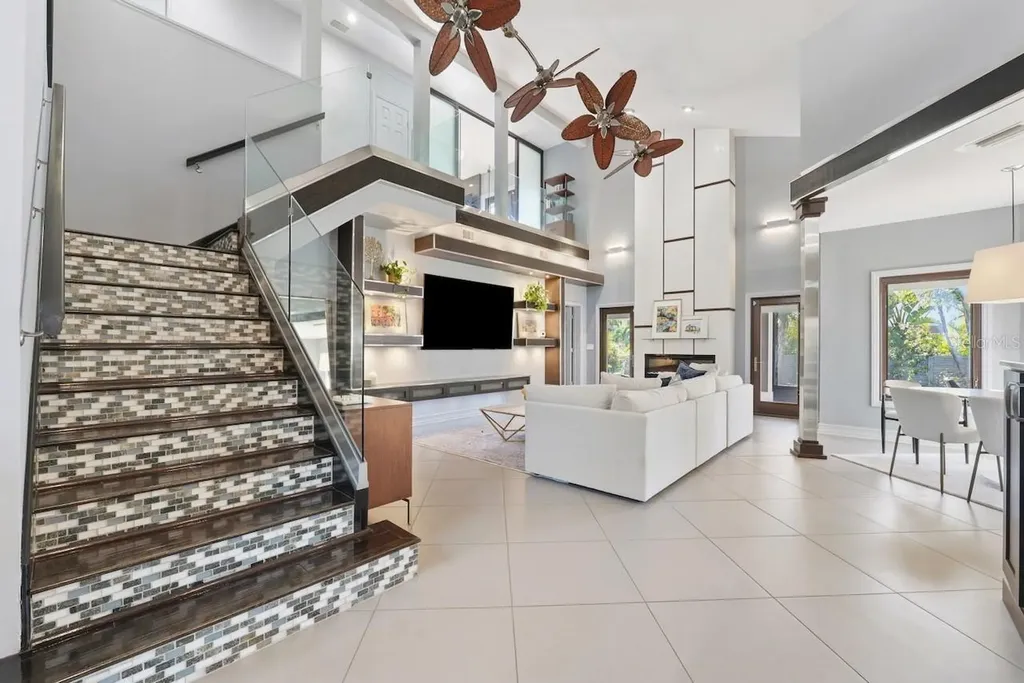 648 Santa Maria Drive Tierra Verde FL 33715