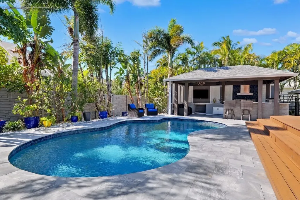 648 Santa Maria Drive Tierra Verde FL 33715