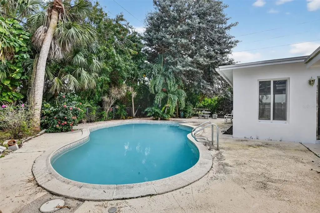 450 NW 12th Avenue Boca Raton FL 33486