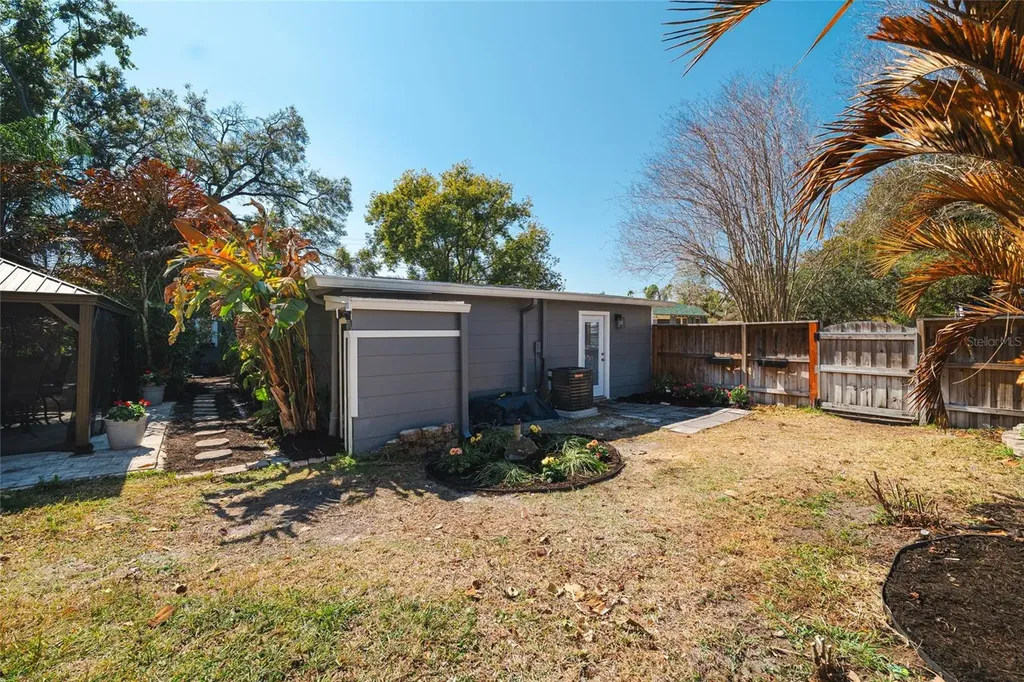 300 E Idlewild Avenue Tampa FL 33604