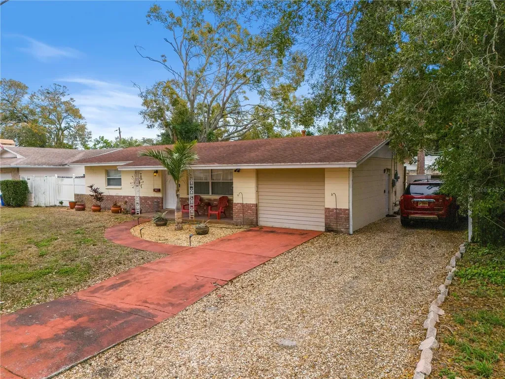 6946 34th Avenue N St Petersburg FL 33710
