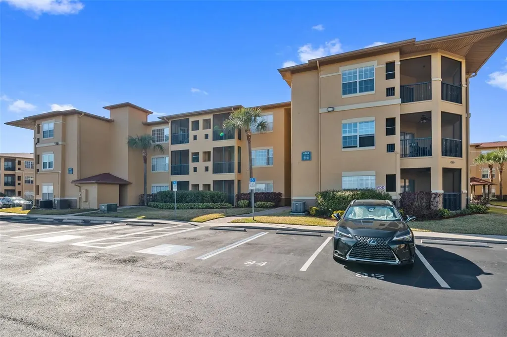 4305 Bayside Village Drive Tampa FL 33615