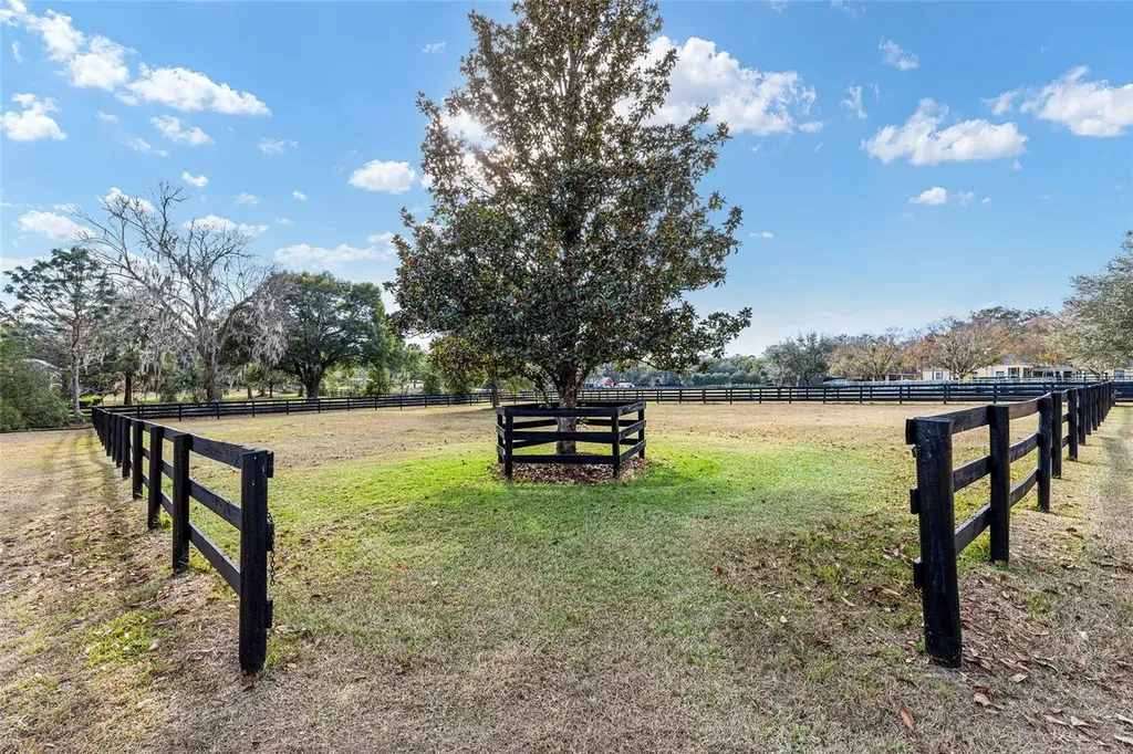 2150 SE 73 Loop Ocala FL 34480