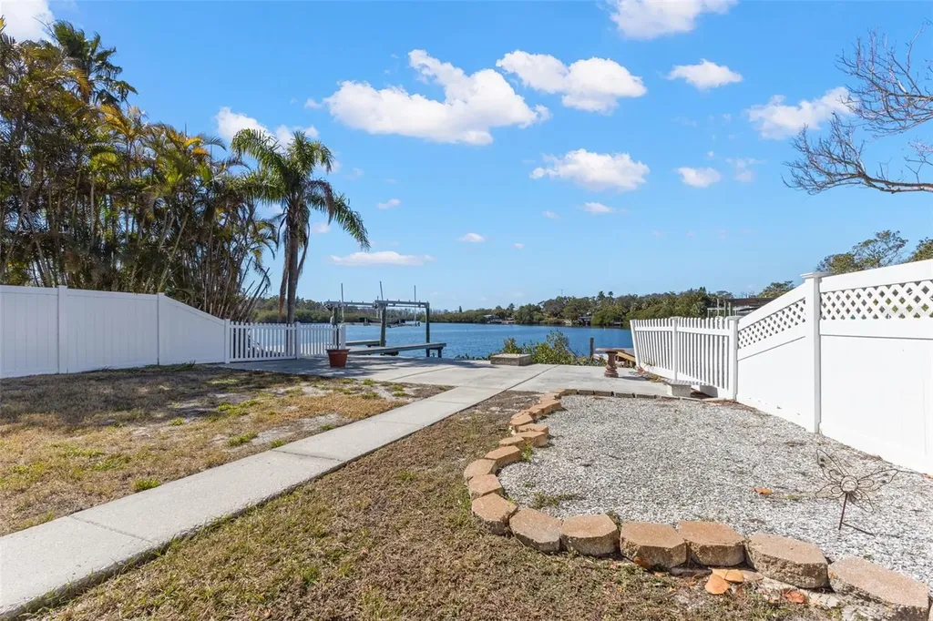 2138 Bayou Drive Holiday FL 34691
