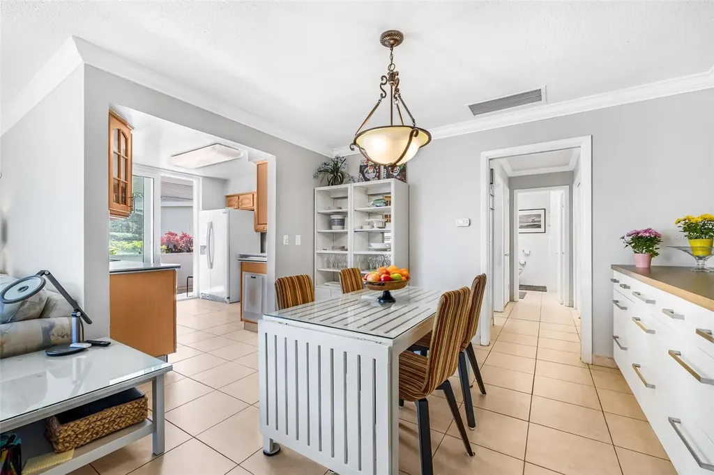 615 10th Avenue NE St Petersburg FL 33701
