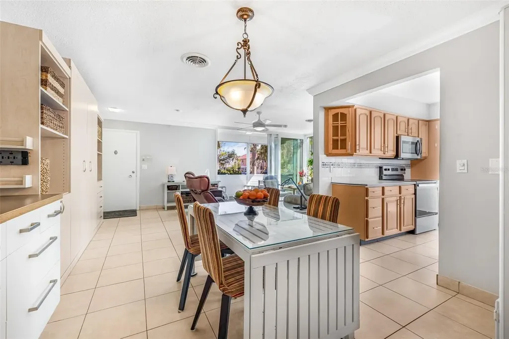 615 10th Avenue NE St Petersburg FL 33701