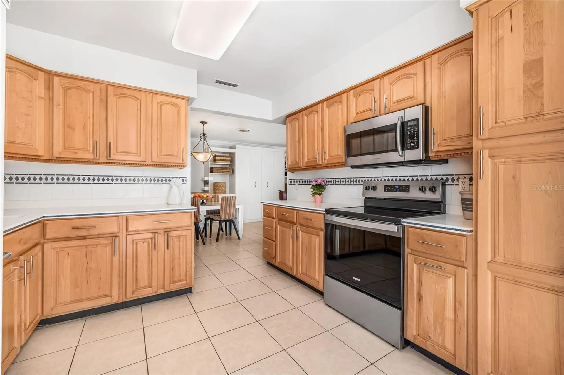 615 10th Avenue NE St Petersburg FL 33701