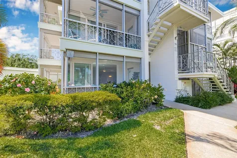 615 10th Avenue NE St Petersburg FL 33701